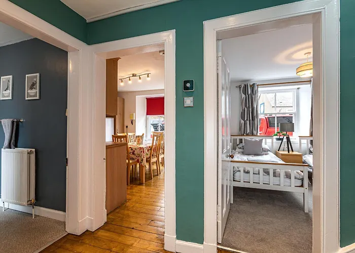 Mid Row Cottage