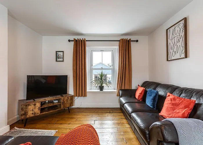 Mid Row Cottage